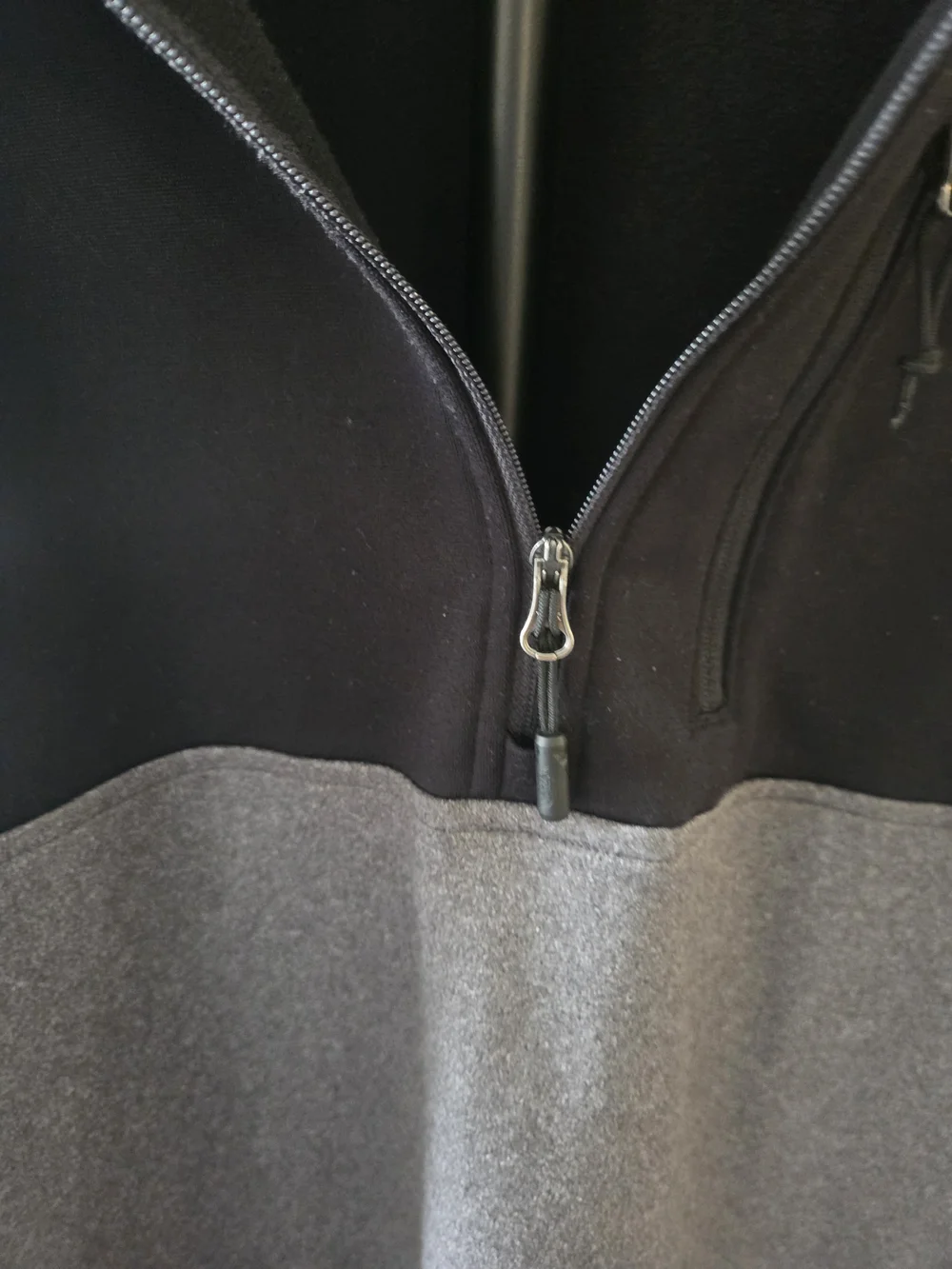 The North Face Black & Gray Chest-Zip Pullover